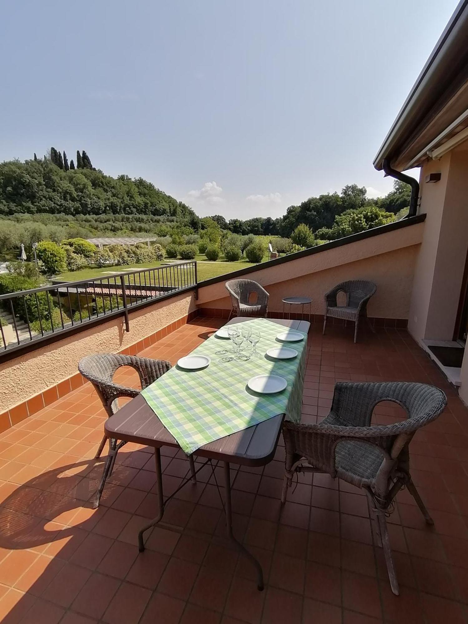 Casa Ghirlanda Con Piscina E Campo Da Tennis Lazise Exteriör bild
